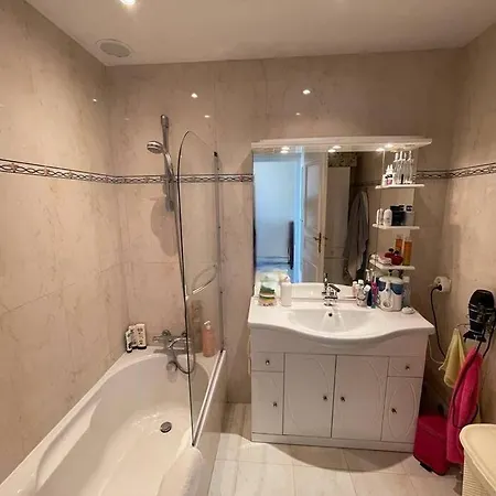 Avec Vue Incroyable Dans De Standing Appartement *